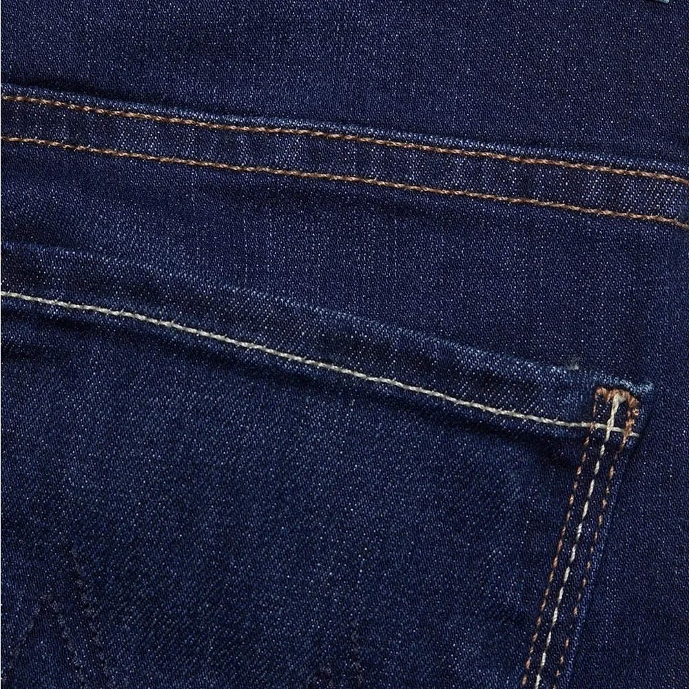 Mother
The Insider Crop Step Fray Jeans
Color: Off limits - Picture 5 of 5